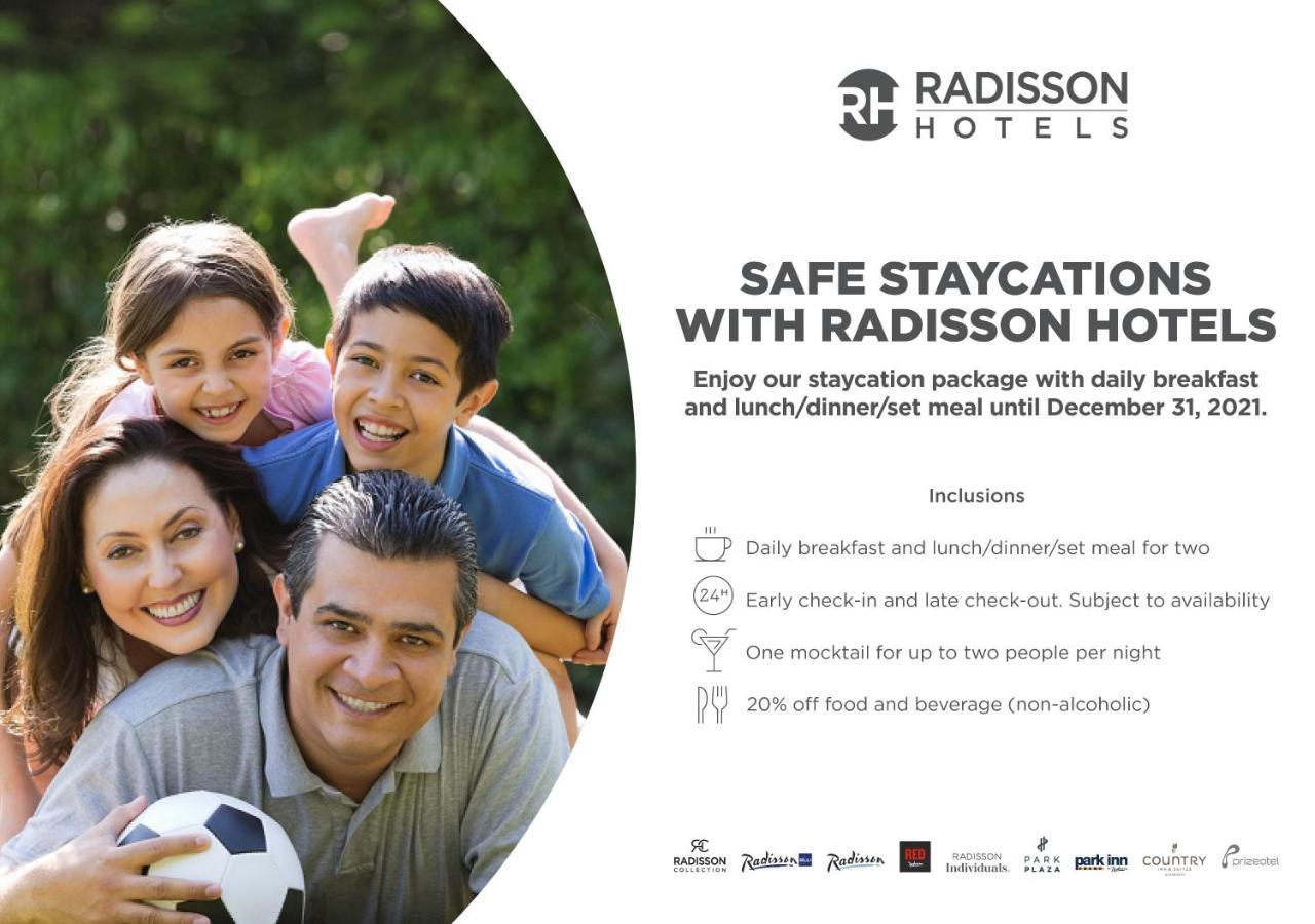 Hotel Radisson Blu Faridabad Exterior foto