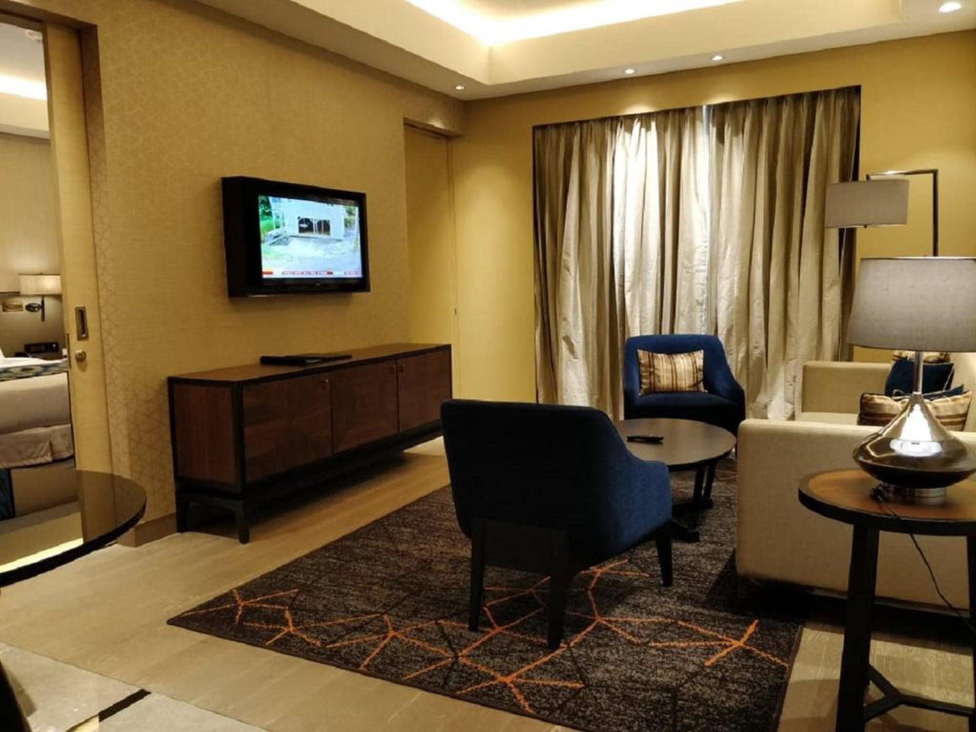 Hotel Radisson Blu Faridabad Exterior foto