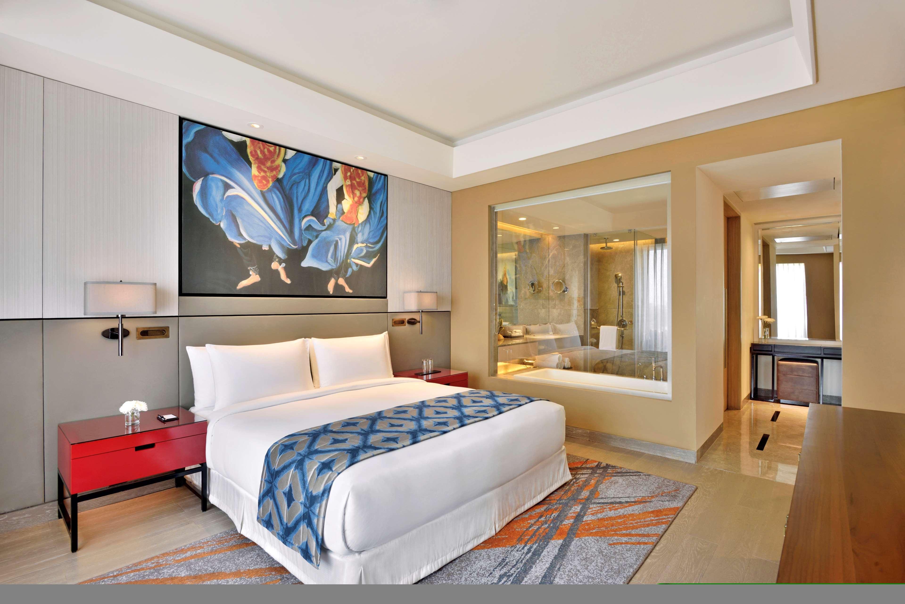 Hotel Radisson Blu Faridabad Exterior foto