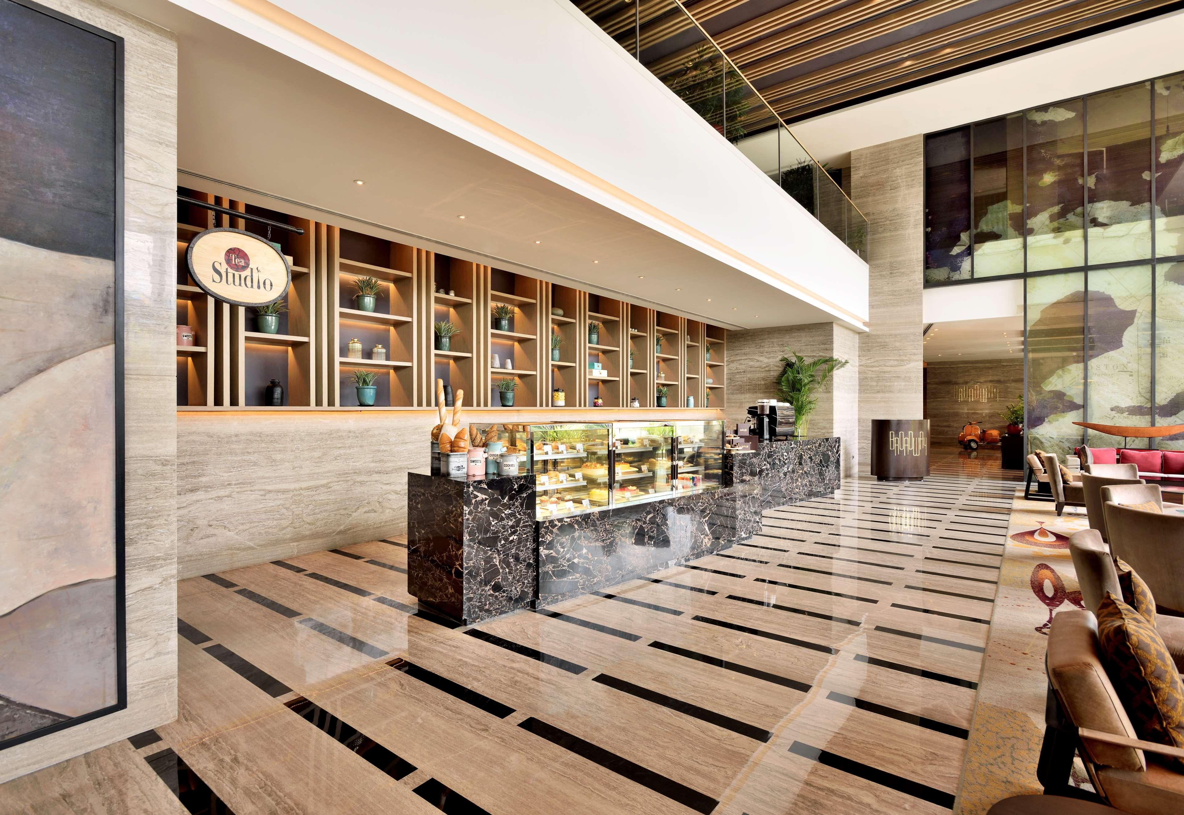 Hotel Radisson Blu Faridabad Exterior foto