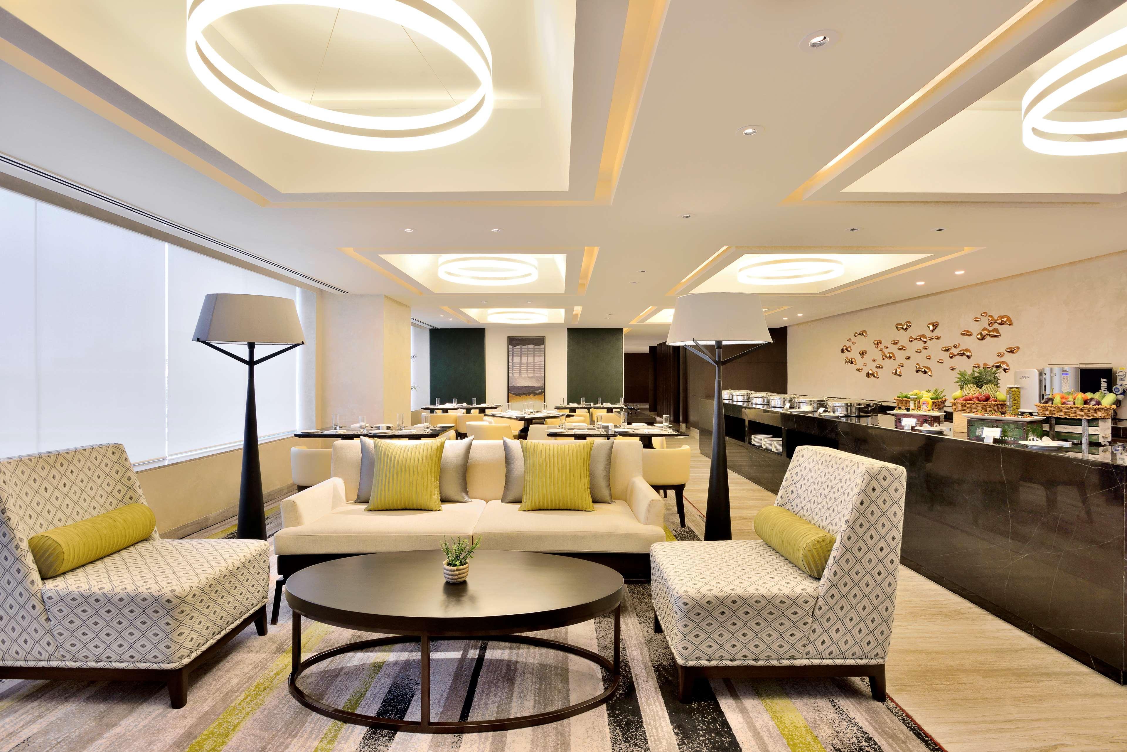 Hotel Radisson Blu Faridabad Exterior foto